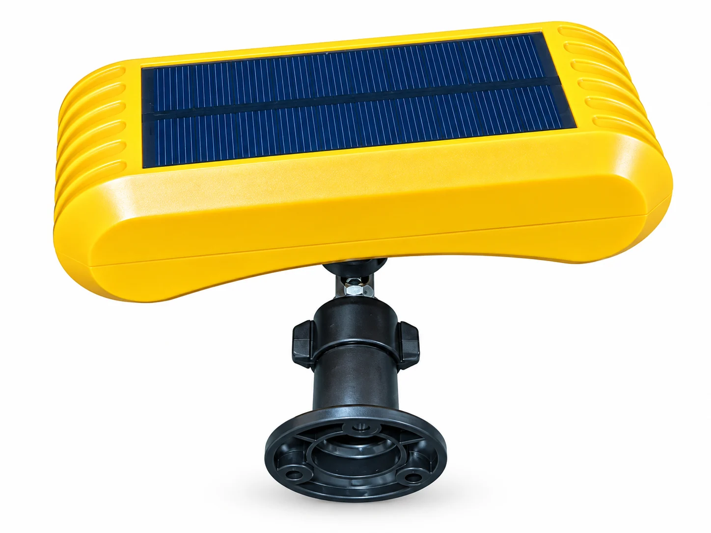 photo of Reto Solar Alarm Scarecrow